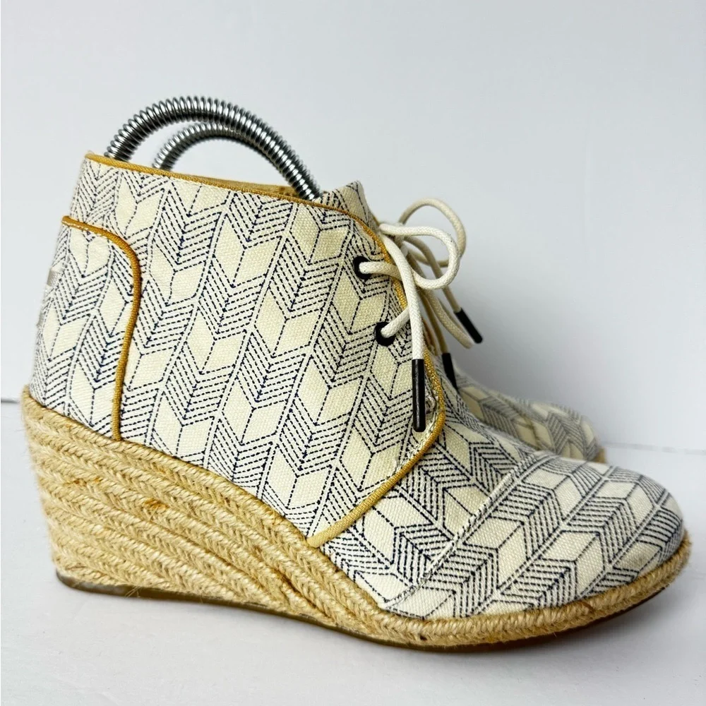 Toms Women's Cream and Black Espadrille Boots Size 8
